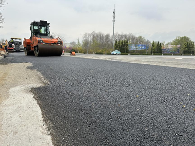 中交一航局三公司:金石灘度假區(qū)麗山環(huán)路提前兩天通車(chē)